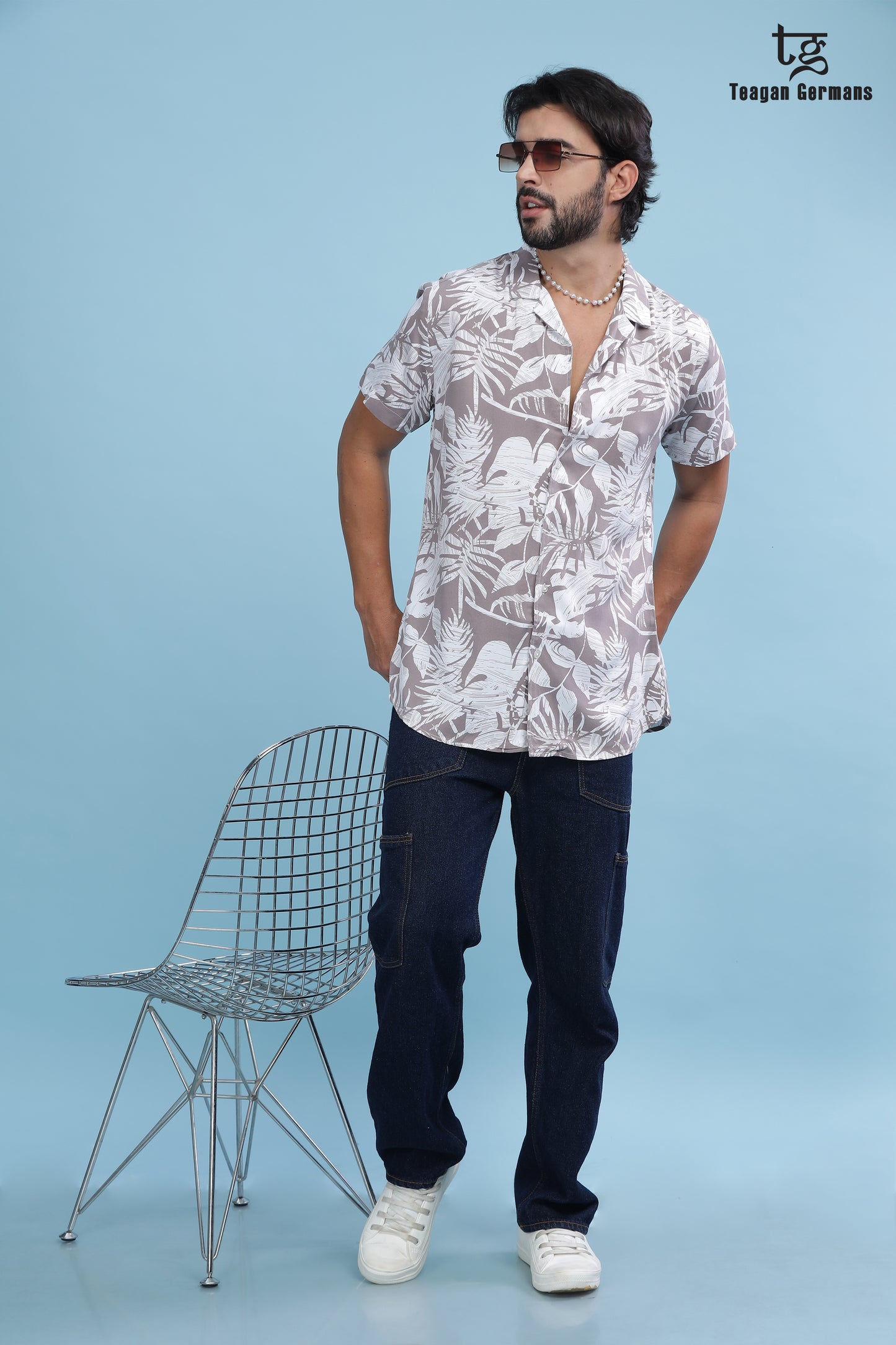 Men Leaf Print Slim Fit T- Shirt