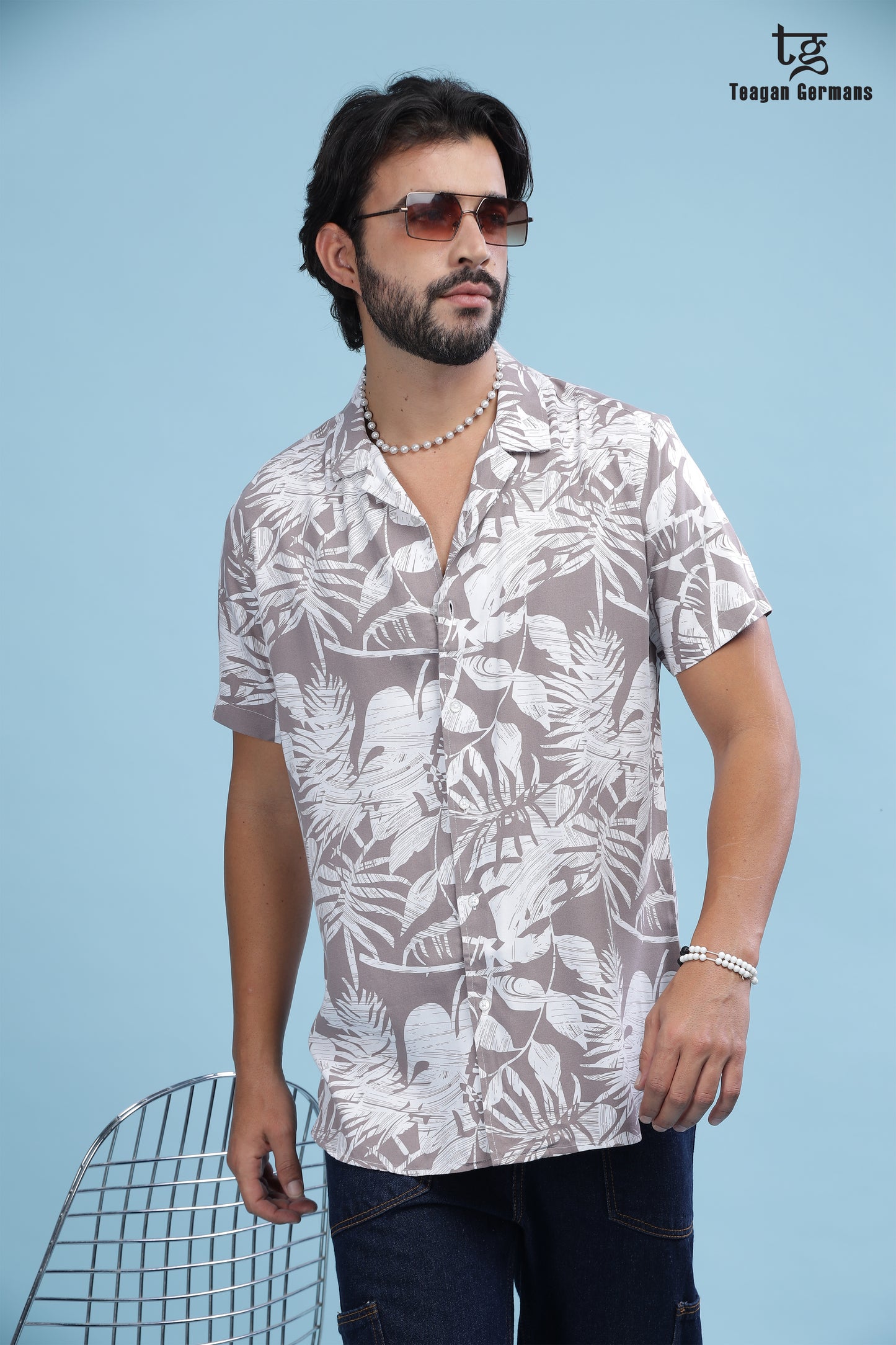 Men Leaf Print Slim Fit T- Shirt