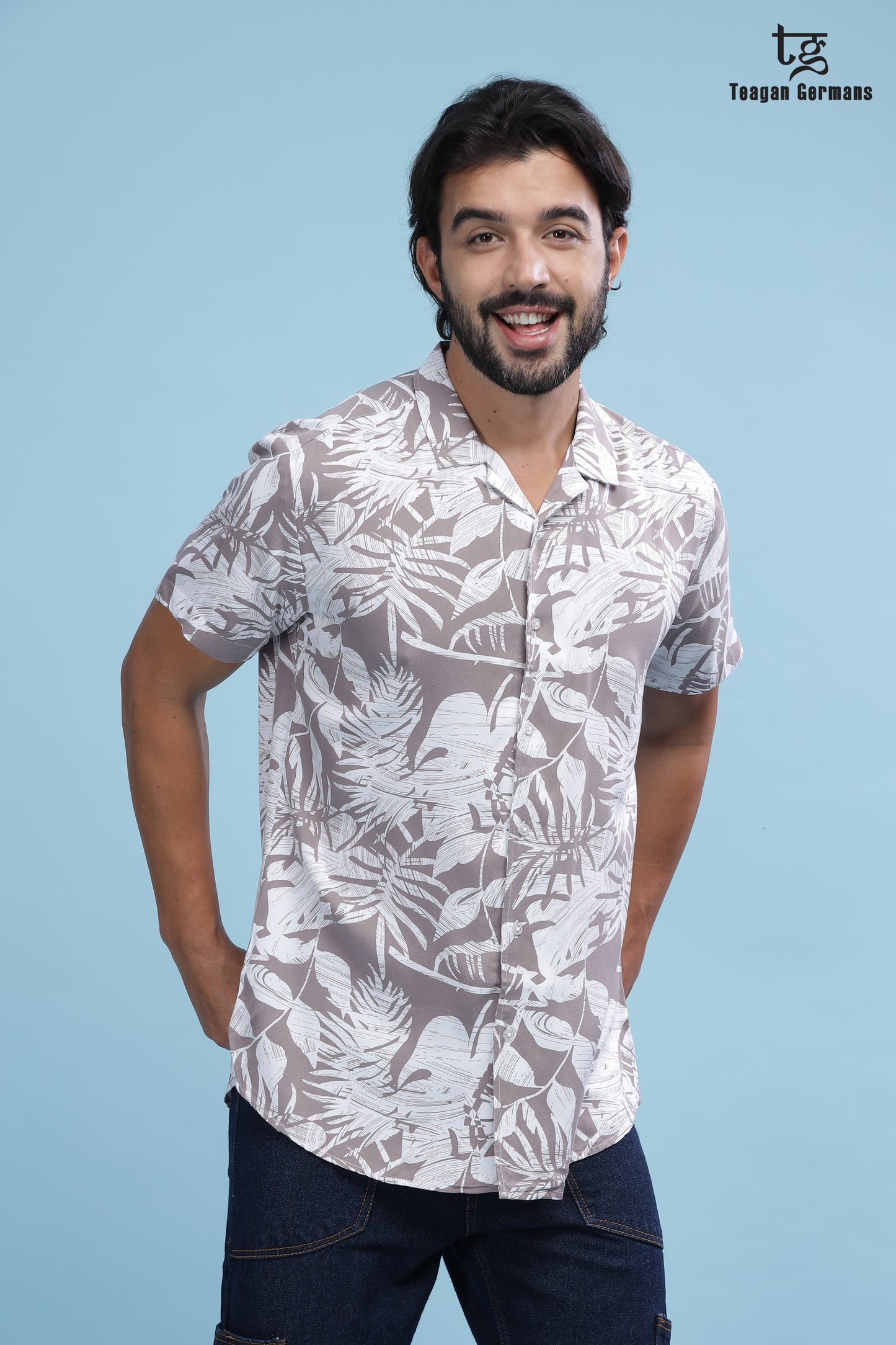 Men Leaf Print Slim Fit T- Shirt