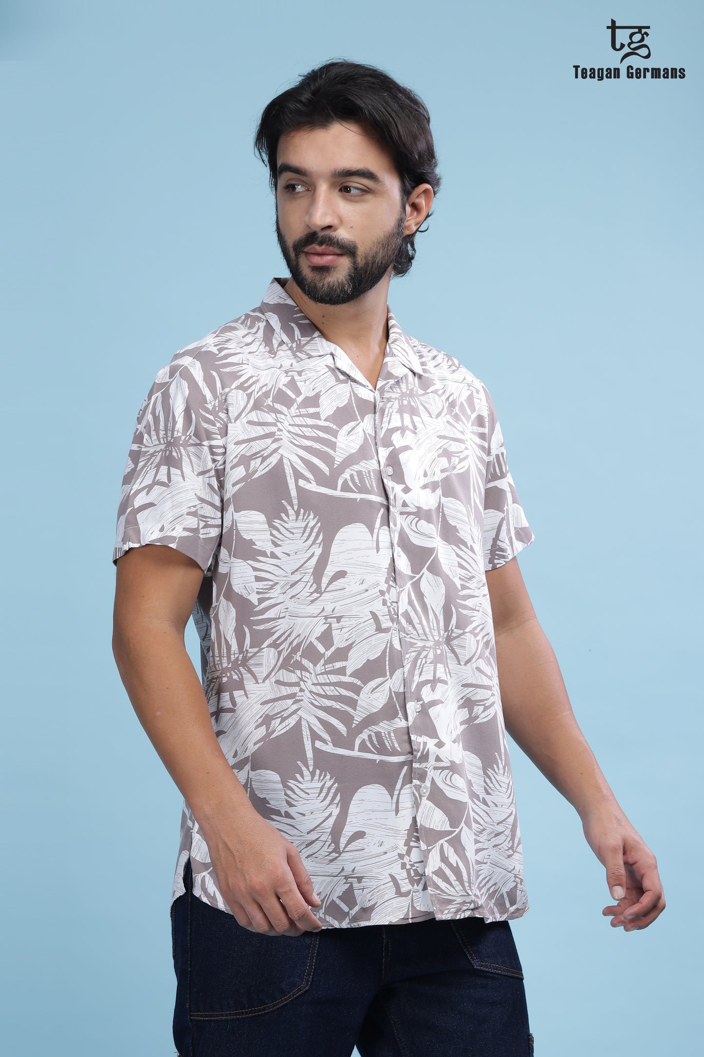 Men Leaf Print Slim Fit T- Shirt