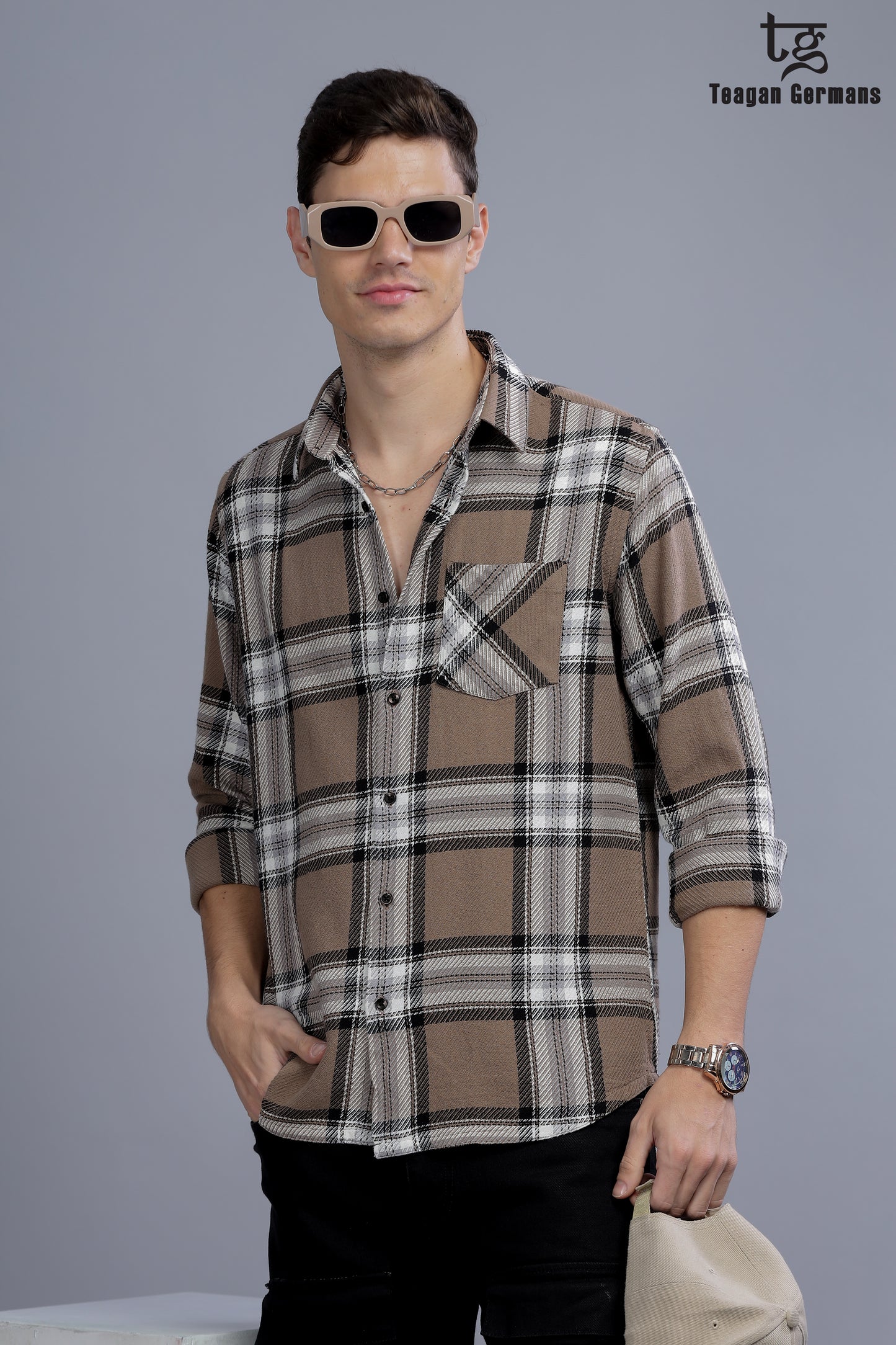 Men Relaxed Fit Fit Checkered Cut Away Collar Casual Shirt